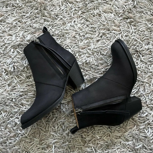 Acne Black Leather Pistola Ankle Boots - Picture 6 of 10